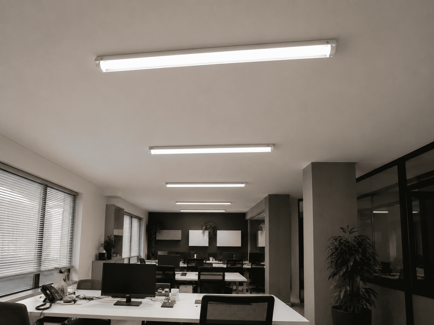 Lâmpada LED Tubular 18W LEDVANCE Linear Compact – Nova na Caixa